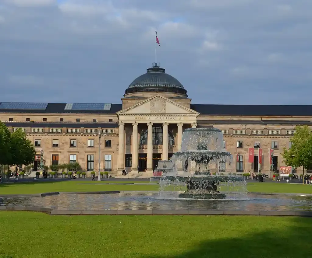 Động Sản Là Gi Khám Phá Thế Giới Giải Trí Đỉnh Cao Uy Tín Hàng Đầu