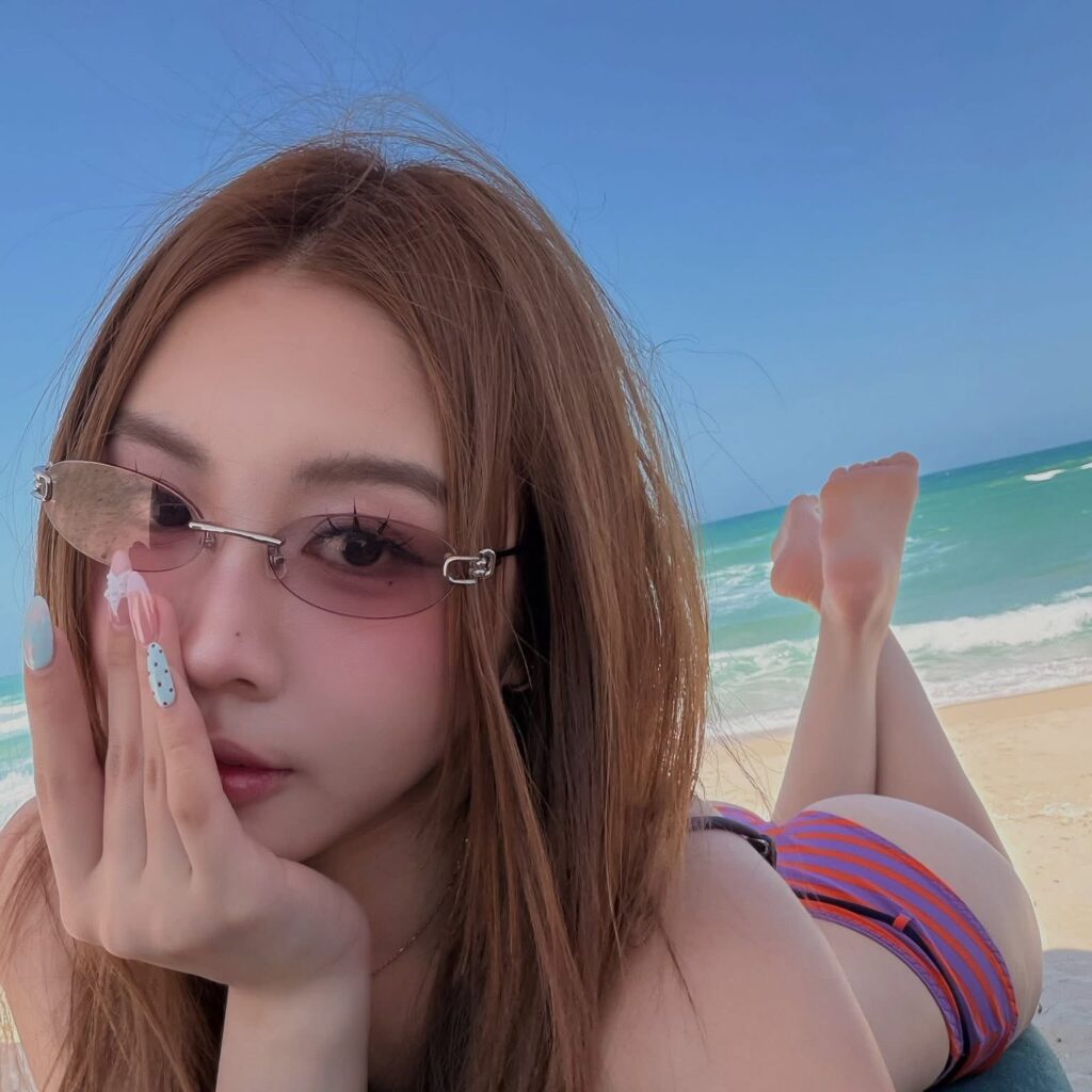 Ảnh Gái Xinh Mặc Váy Sexy Khám Phá Vẻ Đẹp Quyến Rũ Và Ý Nghĩa Xã Hội Trong Thế Giới Hiện Đại